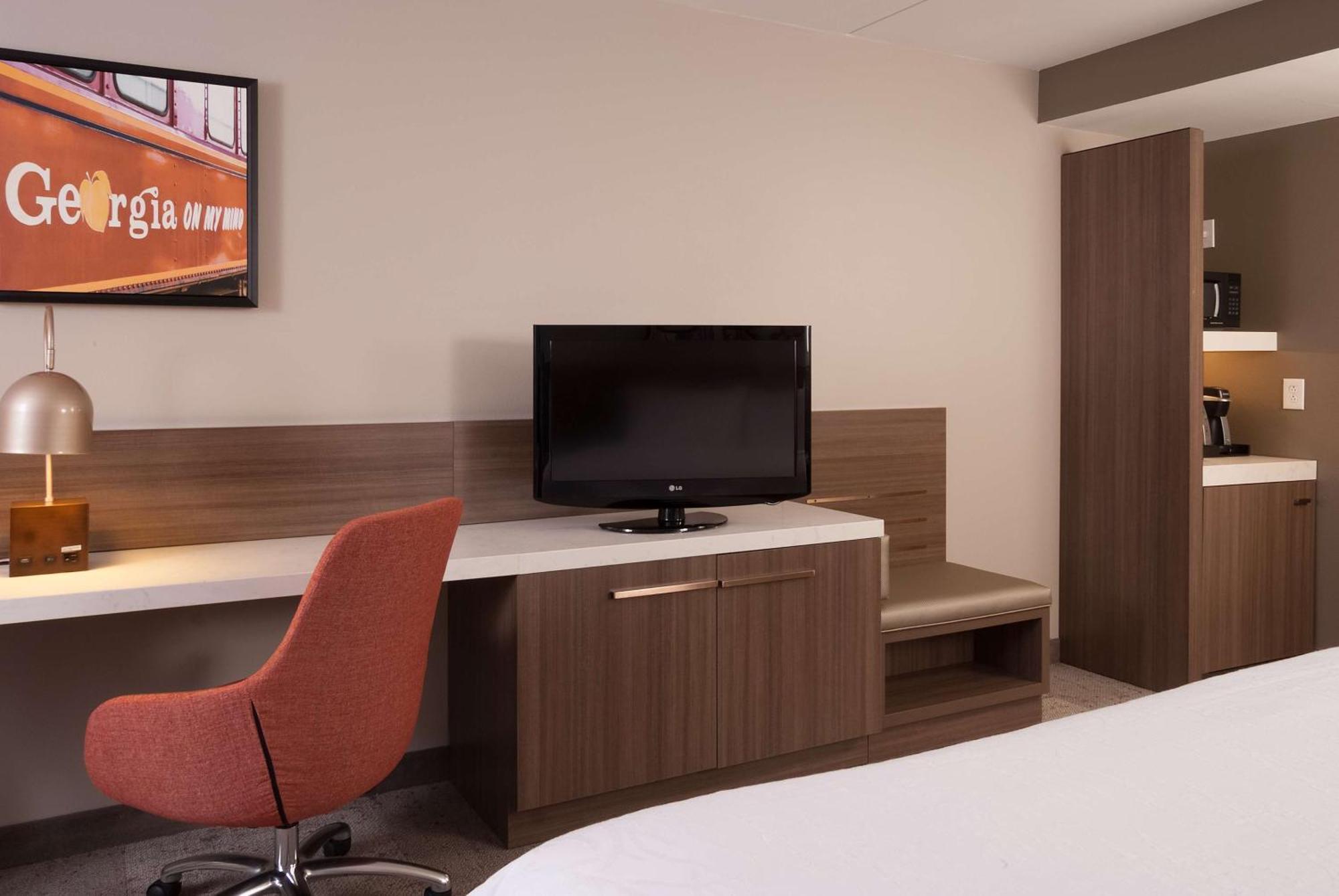 Hilton Garden Inn Atlanta Airport/Millenium Center Екстер'єр фото