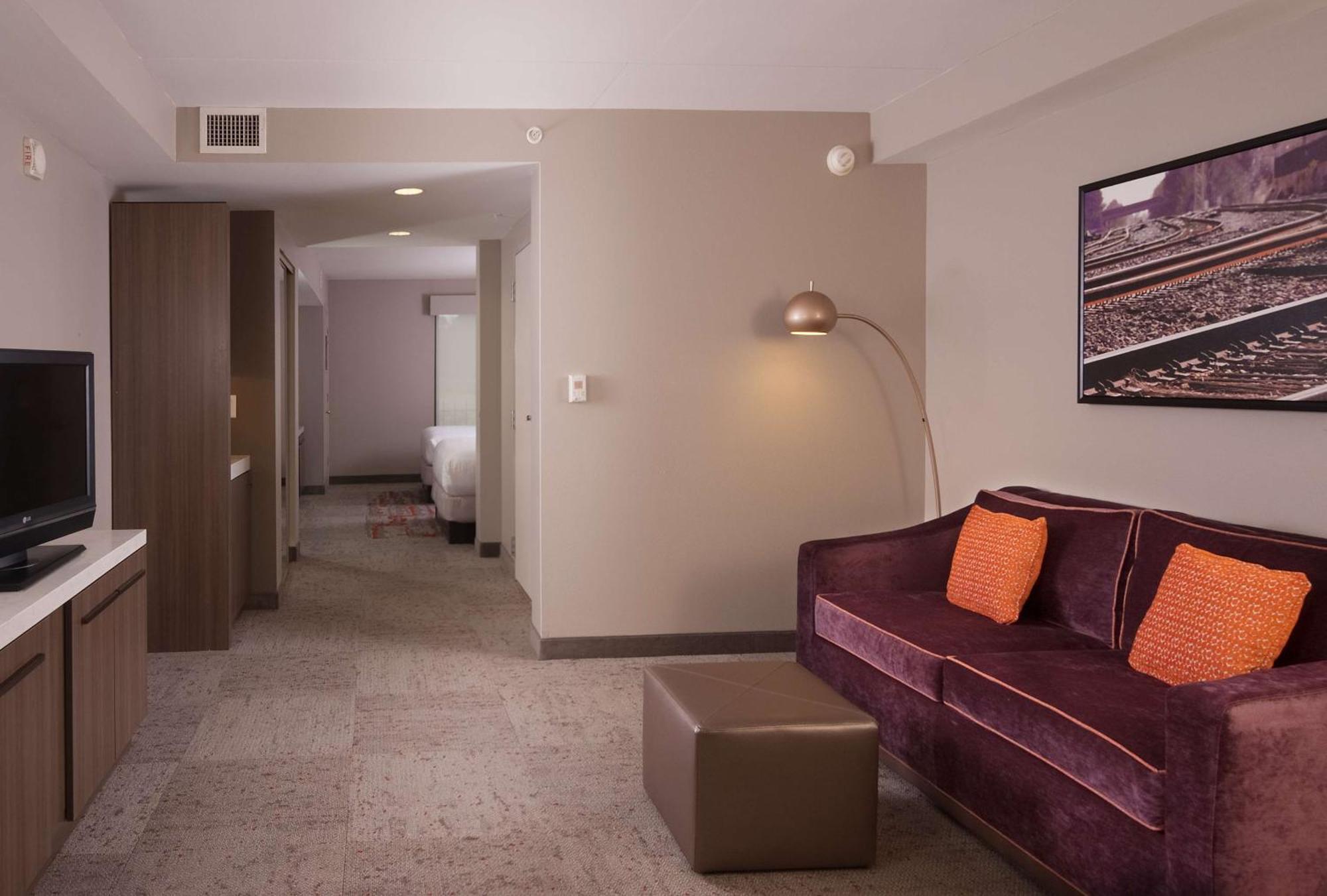 Hilton Garden Inn Atlanta Airport/Millenium Center Екстер'єр фото