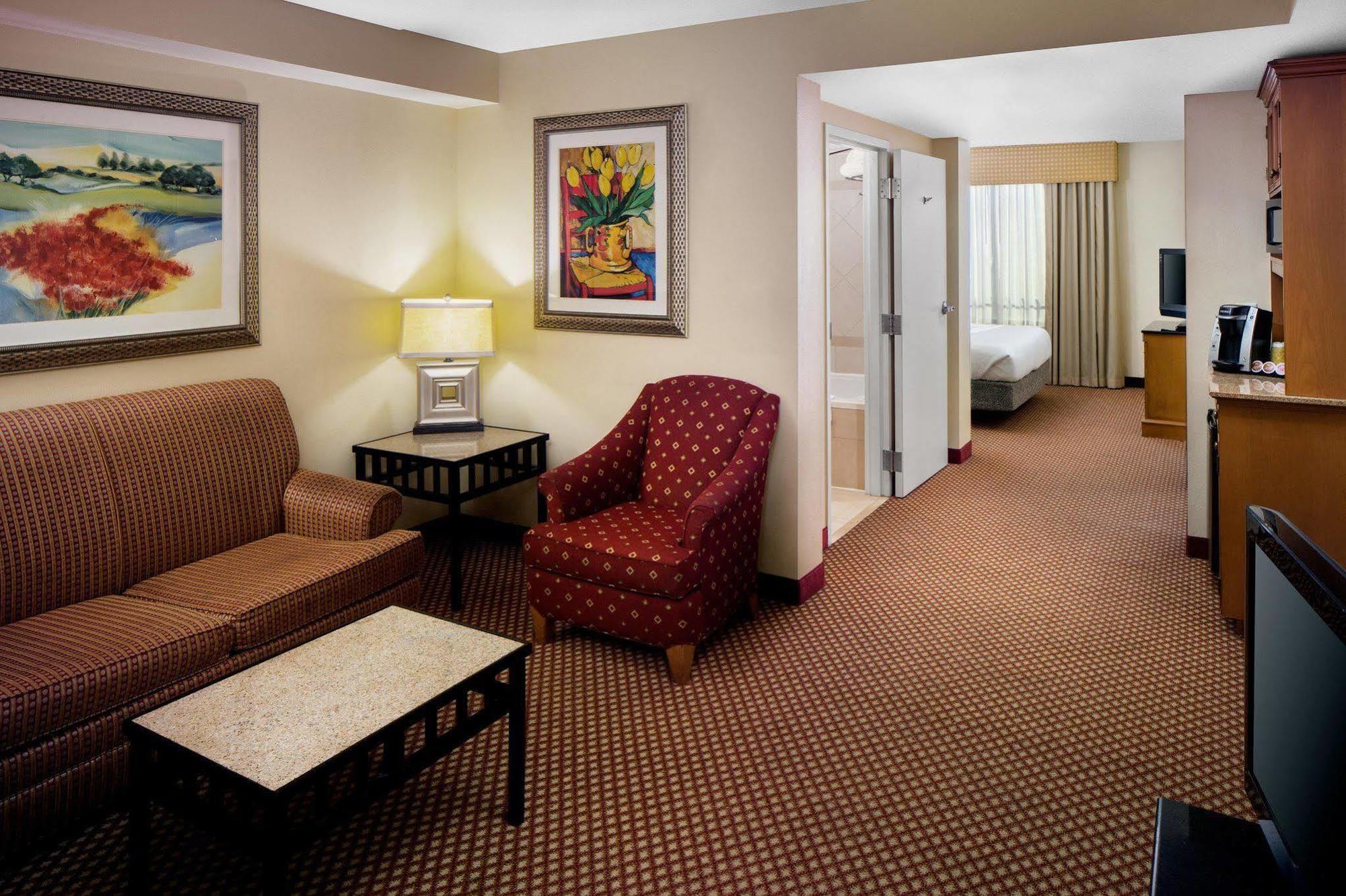 Hilton Garden Inn Atlanta Airport/Millenium Center Екстер'єр фото